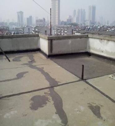 石鼓漏水维修 楼顶漏水是什么原因，楼顶漏水维修方法是什么?